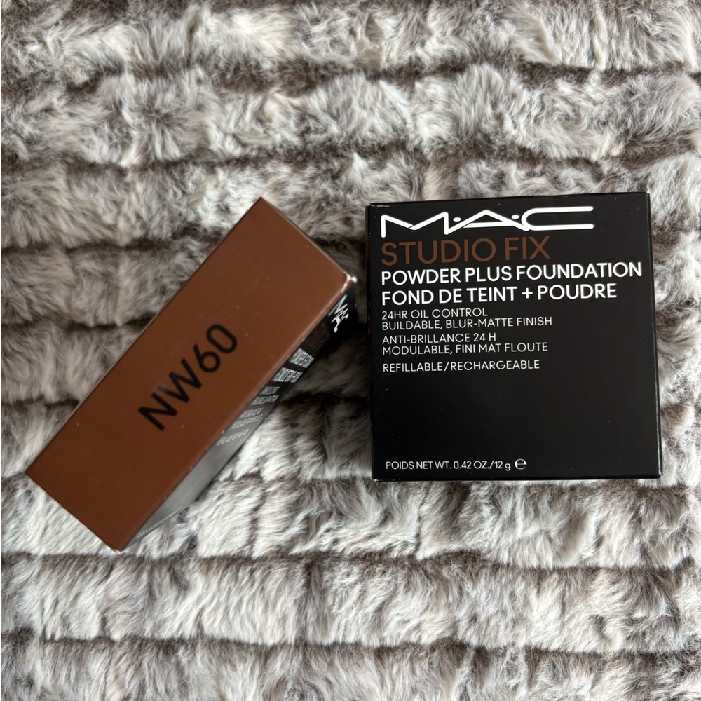 MAC Studio Fix Powder Plus Foundation NW60